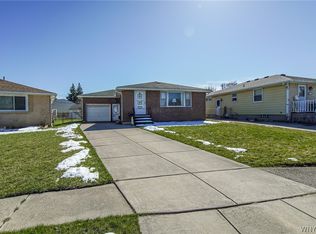 27 Desmond Ct, Tonawanda, NY 14150