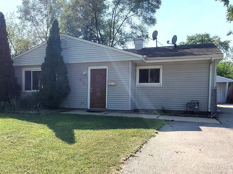 278 Renee Ter — Photo 1
