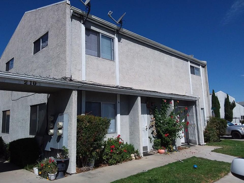 2nd image of 210 Myrtlewood Dr