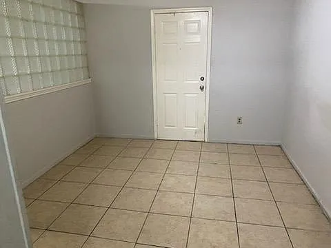2 bed, 1.5 bath, 1376 sqft, $995 — Photo 3
