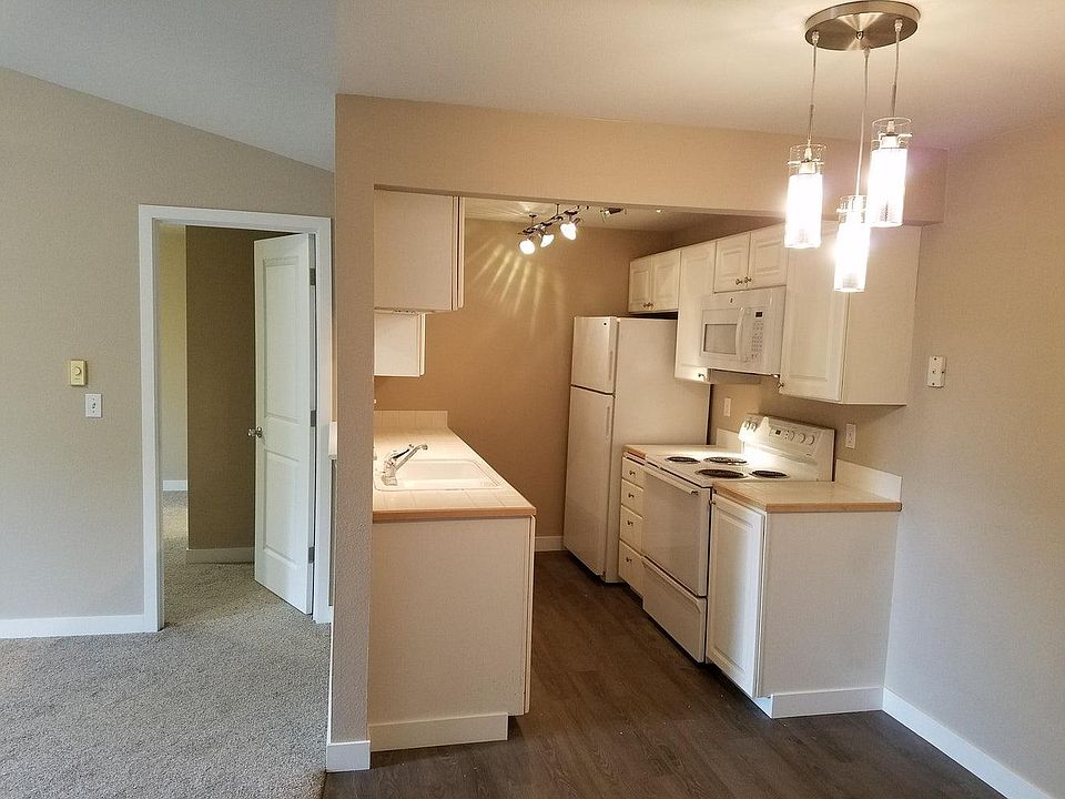 1st image of 14200 NE 171st St Unit F205