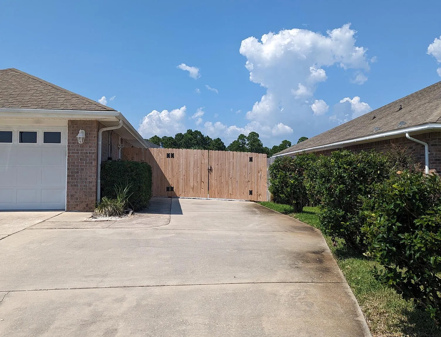 4 bed, 2.0 bath, 2771 sqft, $2,670 — Photo 2