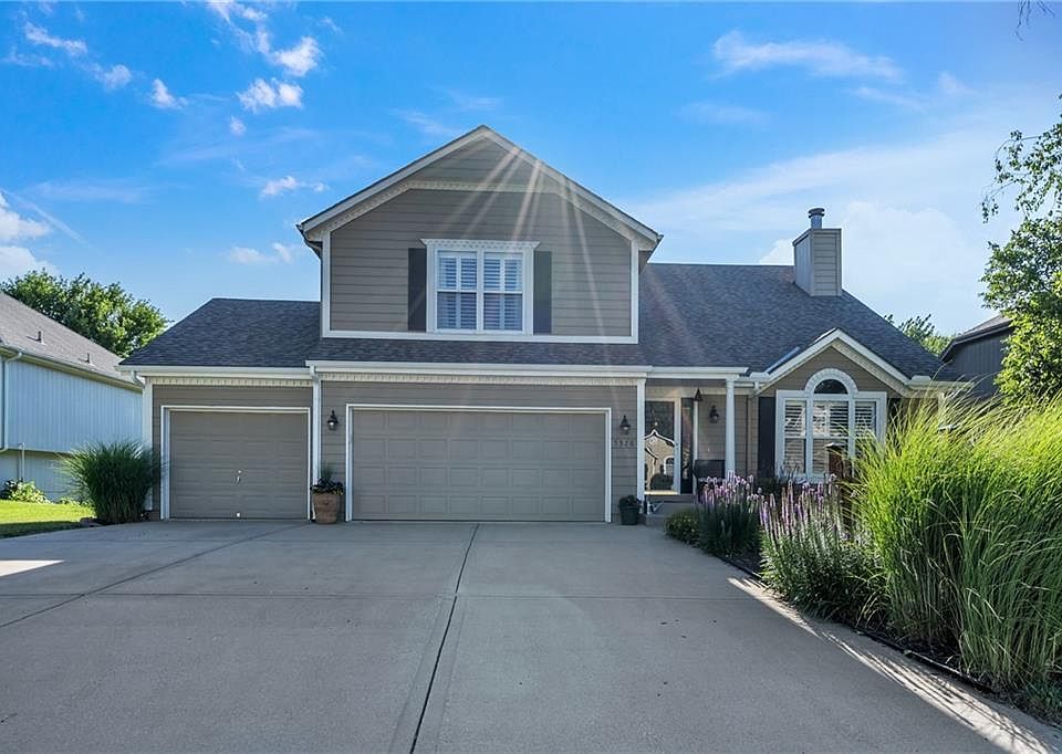 1st image of 5528 NE Scenic Dr