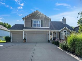 5528 NE Scenic Dr, Lees Summit, MO 64064