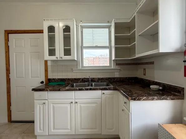 26 Arch St #2, Bloomfield, NJ 07003