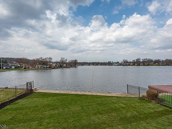 3rd image of 43 E Shore Rd
