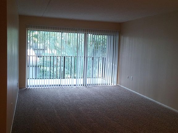 3rd image of 4601 Grayview Ct APT 210C