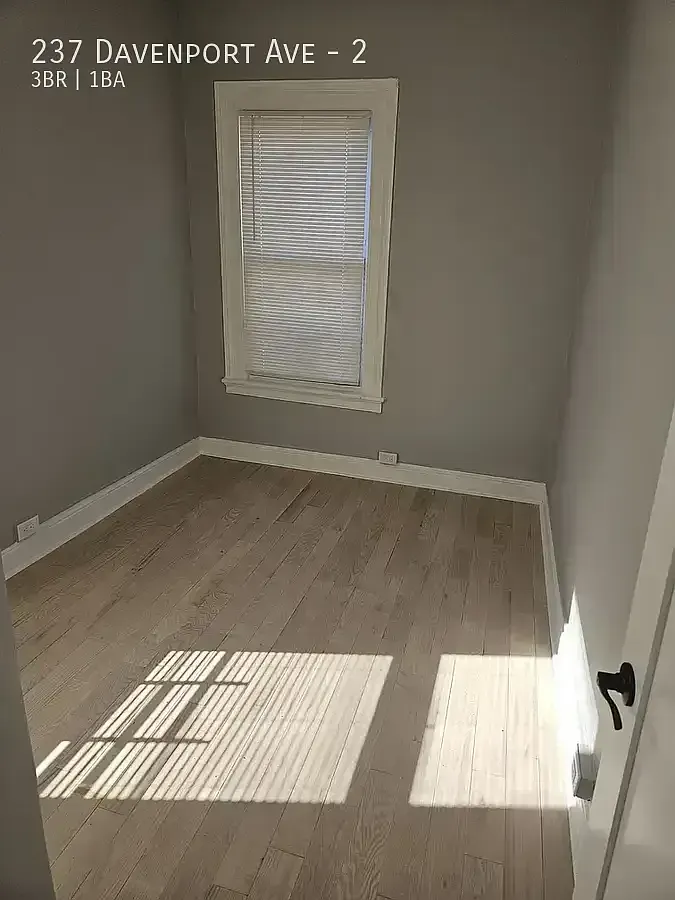 3 bed, $1,850 — Photo 4