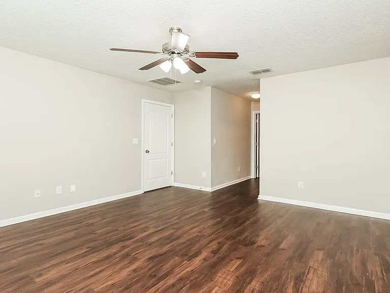 3800 Falcon Crest Dr — Photo 10