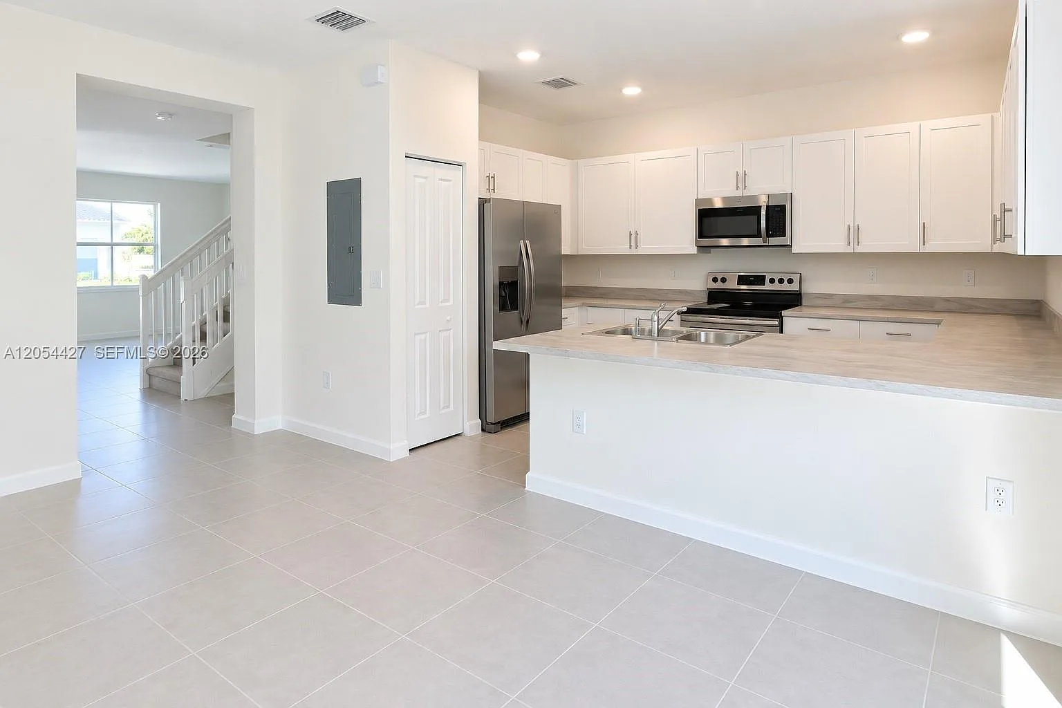 3 bed, 1658 sqft, $2,300 — Photo 3