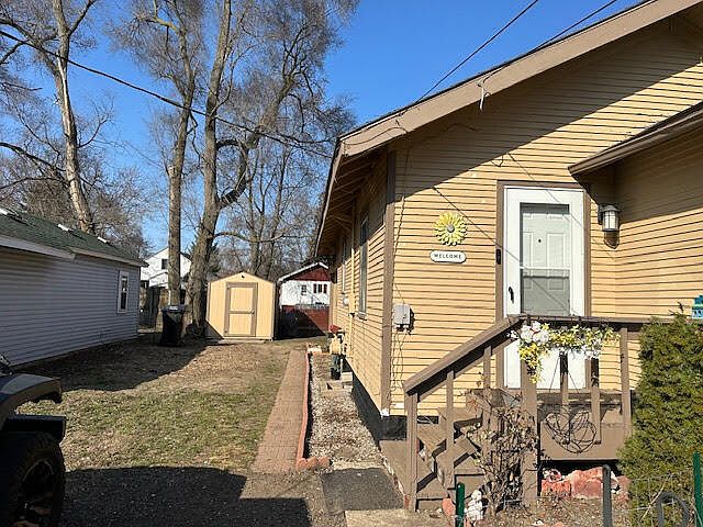 1st image of 141 34th St SE