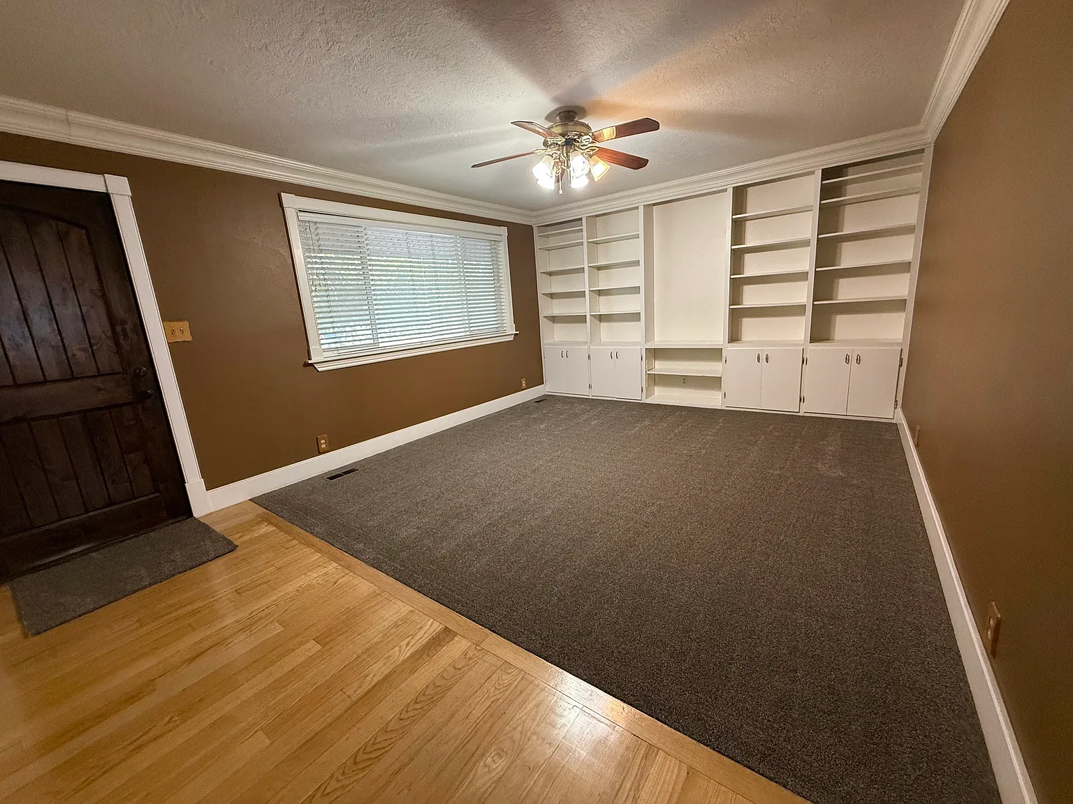 4 bed, 2080 sqft, $2,400 — Photo 4
