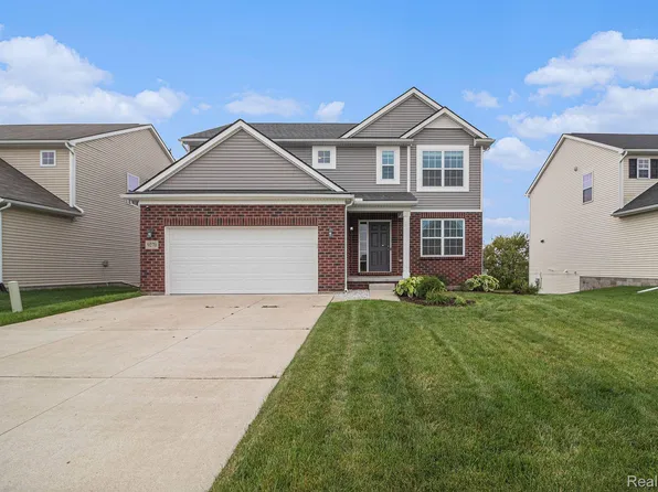 9270 Country View Dr, Ypsilanti, MI 48197