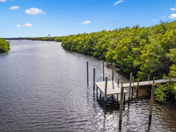 206 SE Fiore Bello SE, Port St Lucie, FL 34952