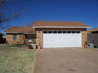 3906 Ridgeway Dr, Plainview, TX 79072