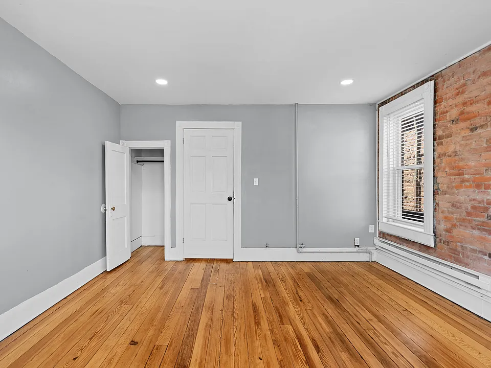 296 Main St #2