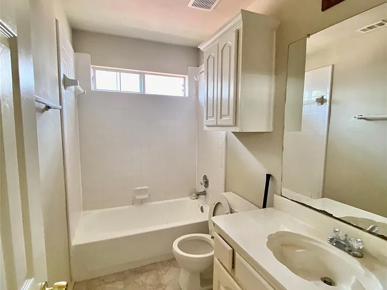 8004 Case Dr — Photo 6