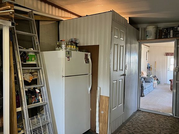 5th image of 124 Jay Dr