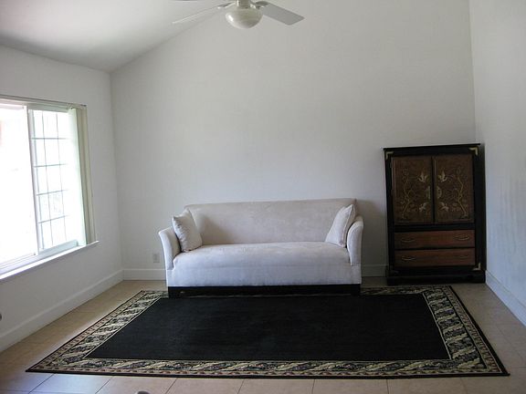 3rd image of 13535 La Jara St