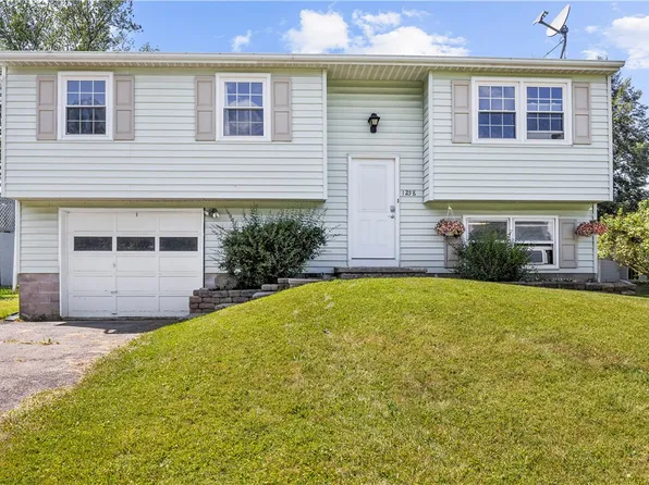 1258 Glen Carlyn Dr, Farmington, NY 14425