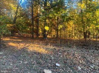 695 Seldom Seen Rd, Great Cacapon, WV 25422