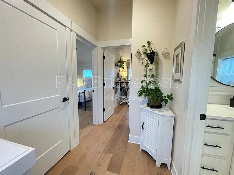 6517 SE Woodstock Blvd #B — Photo 10