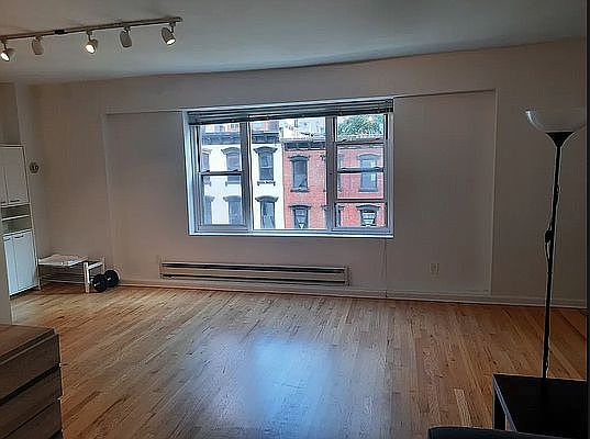1st image of 160 E 33rd St APT 4
