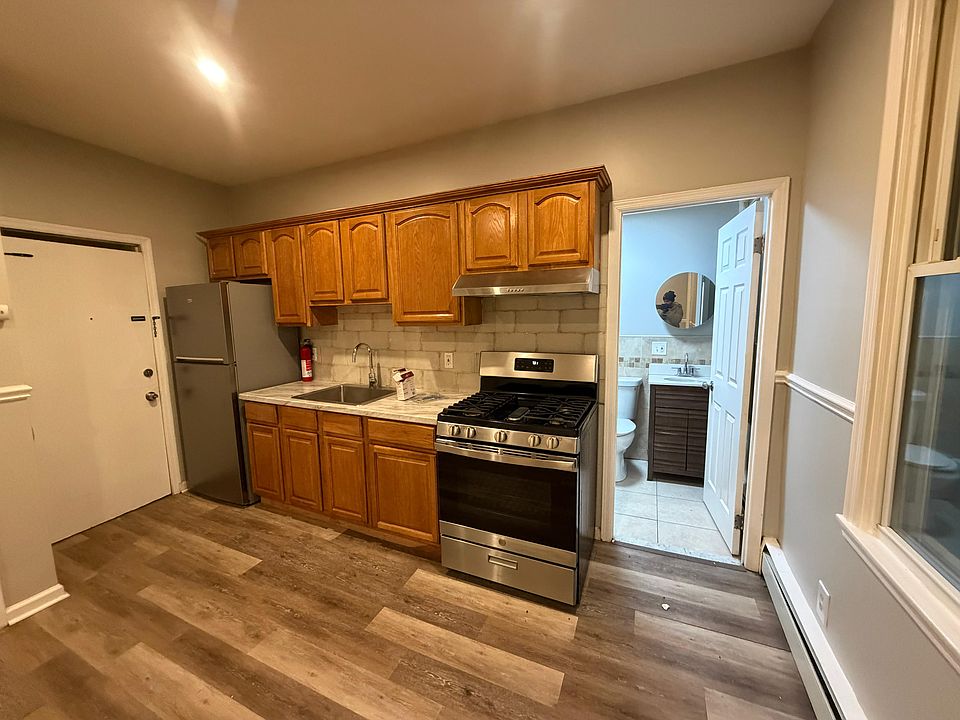 1st image of 90 W 20th St #2E