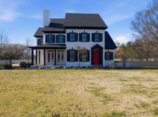 111 Chadwick Farms Dr, Fayetteville, TN 37334