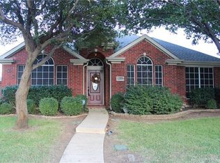 1261 Bedford Ln, Lewisville, TX 75077