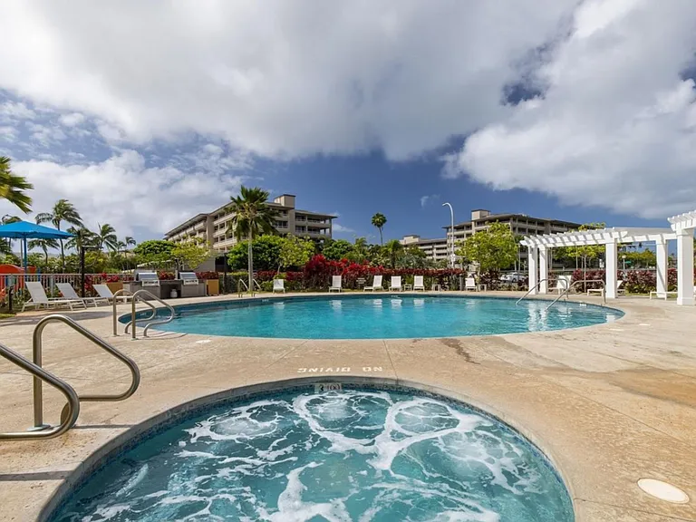 7000 Hawaii Kai Dr — Photo 2
