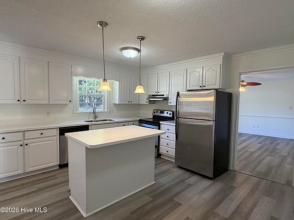 4th image of 726 Rosewood Road