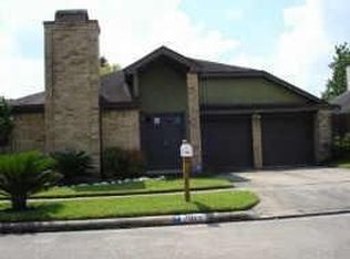 7815 Poitiers Dr, Houston, TX 77071