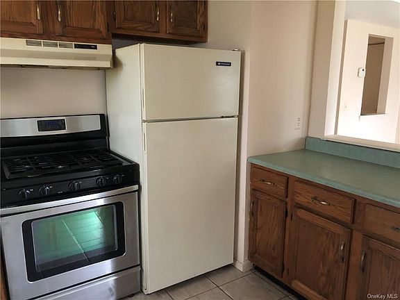 4th image of 12 Lexington Hl Unit 1