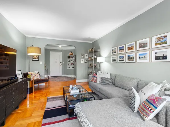 35-06 88th St #6B, Jackson Heights, NY 11372