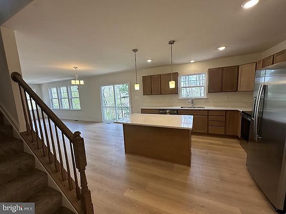 3rd image of 524 Well Dr