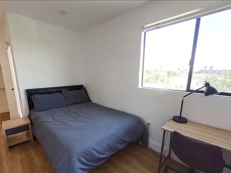 1620 W 35th Pl — Photo 31