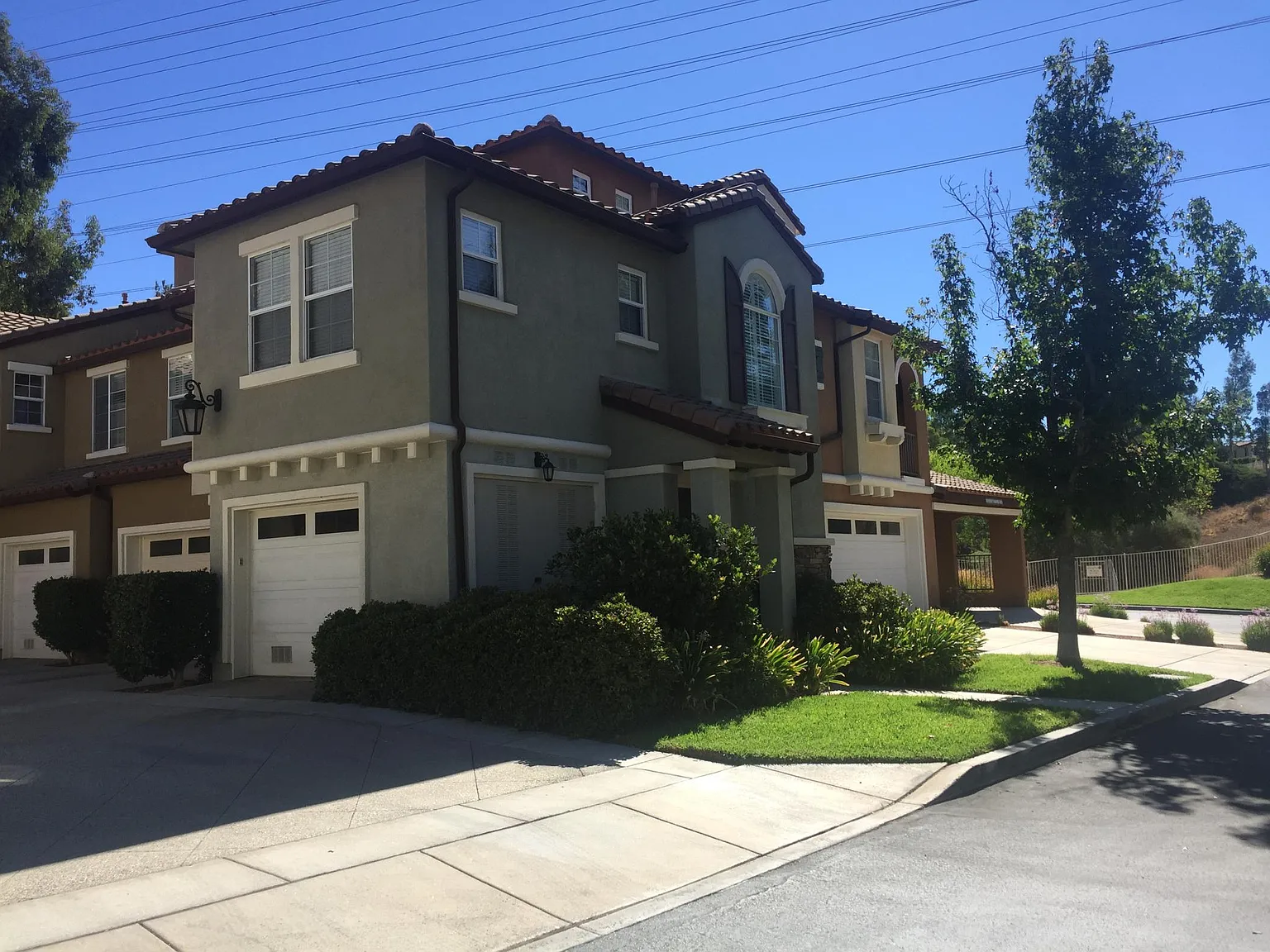 2 bed, 1332 sqft, $3,000 — Photo 2