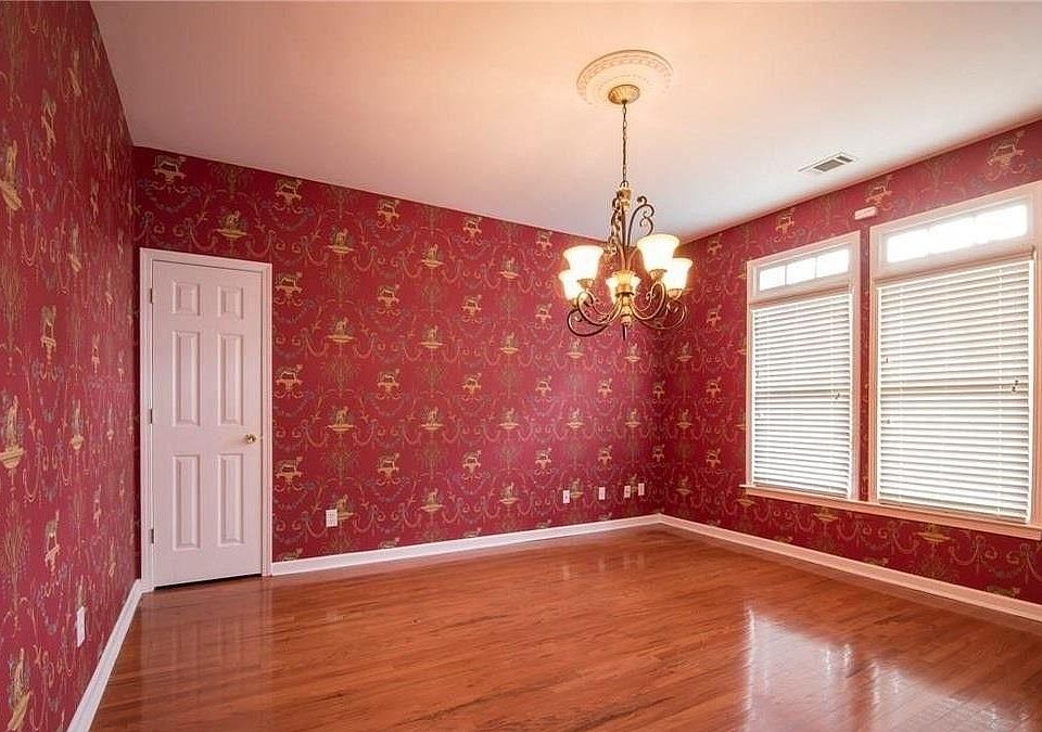 1st image of 241 Chicopee Dr