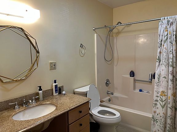 Spacious Bathroom