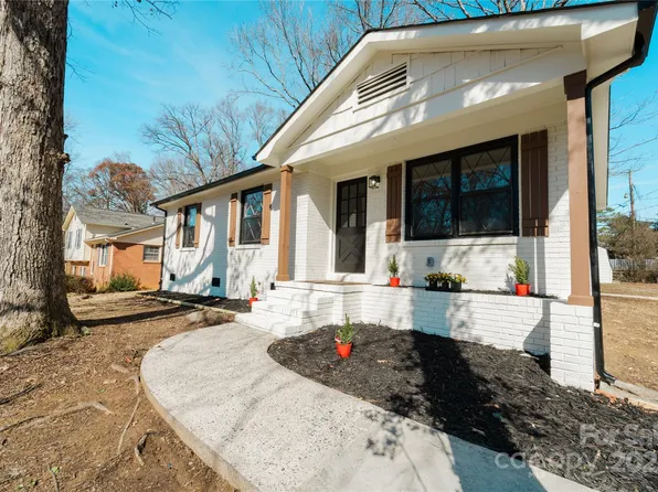 7231 Lockmont Dr, Charlotte, NC 28212