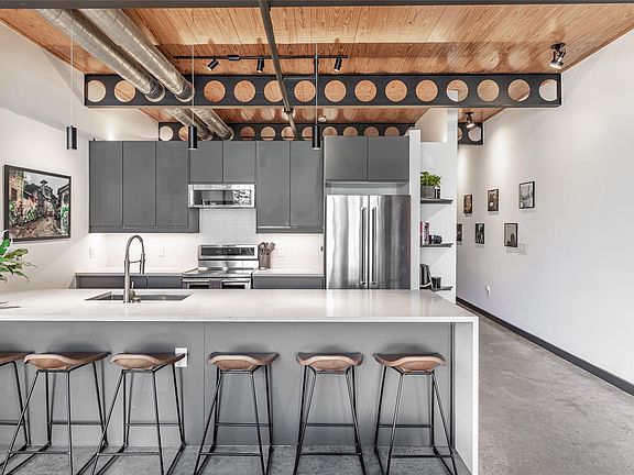 4th image of 1401 Eva St #206