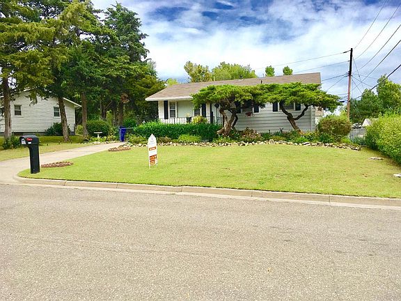 2nd image of 1305 Bel Air Dr