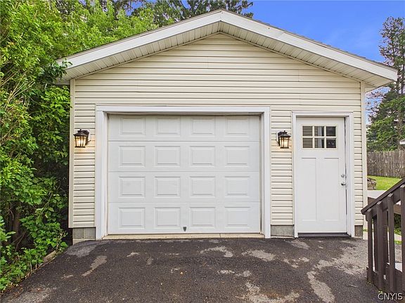 2nd image of 205 Windemere Rd