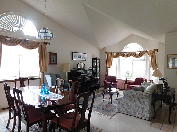 Formal Living Rm & Dining Rm