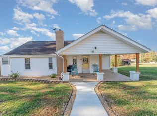 3959 Red Brush Rd, Mount Airy, NC 27030