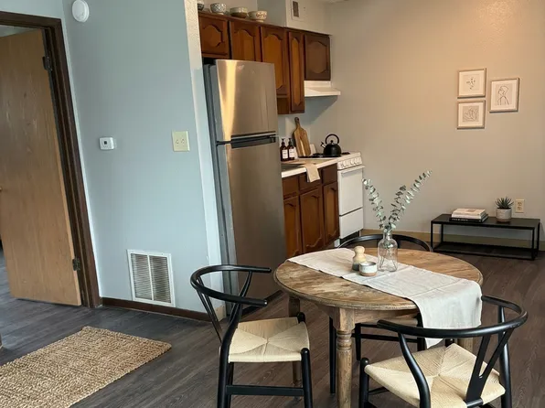 130 Sherwood Ct, 130 Sherwood Ct #5, Waterloo, IA 50701