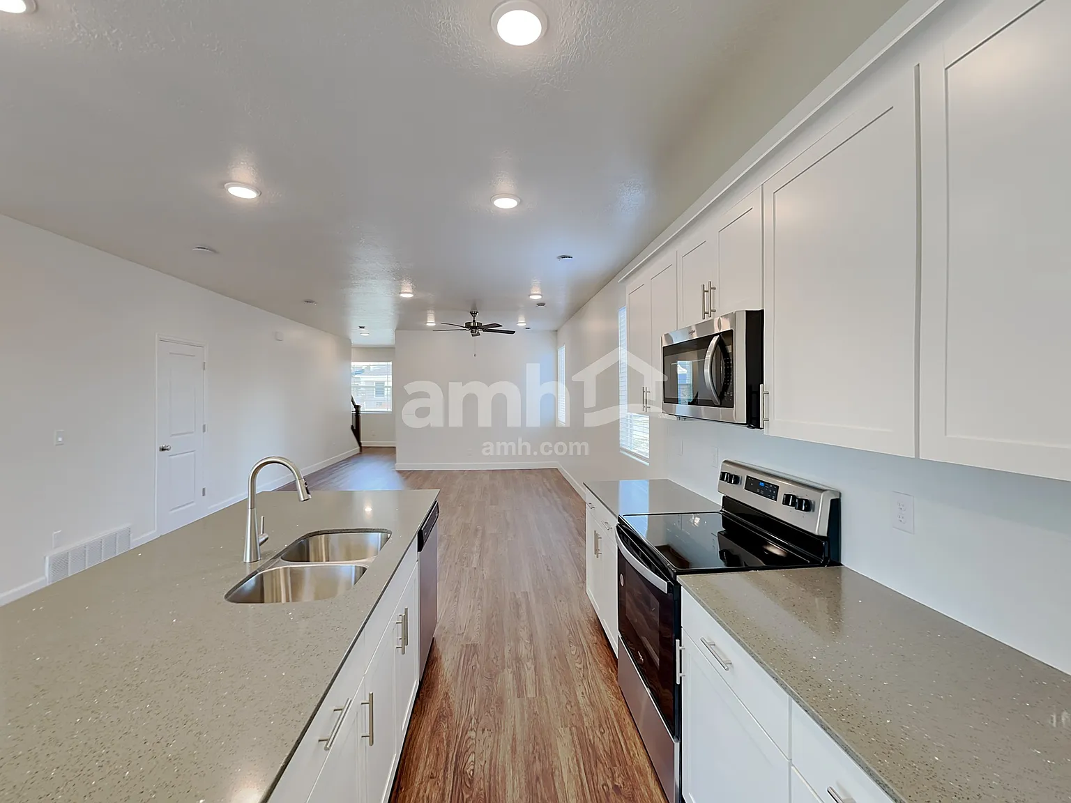 4 bed, 3.0 bath, 2181 sqft, $2,865 — Photo 3