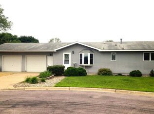 430 Nichols Ct, Saint Peter, MN 56082