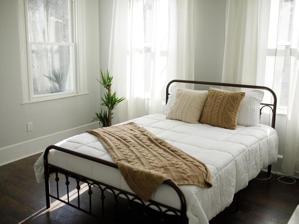 1st image of 48 Van Ness Pl #4